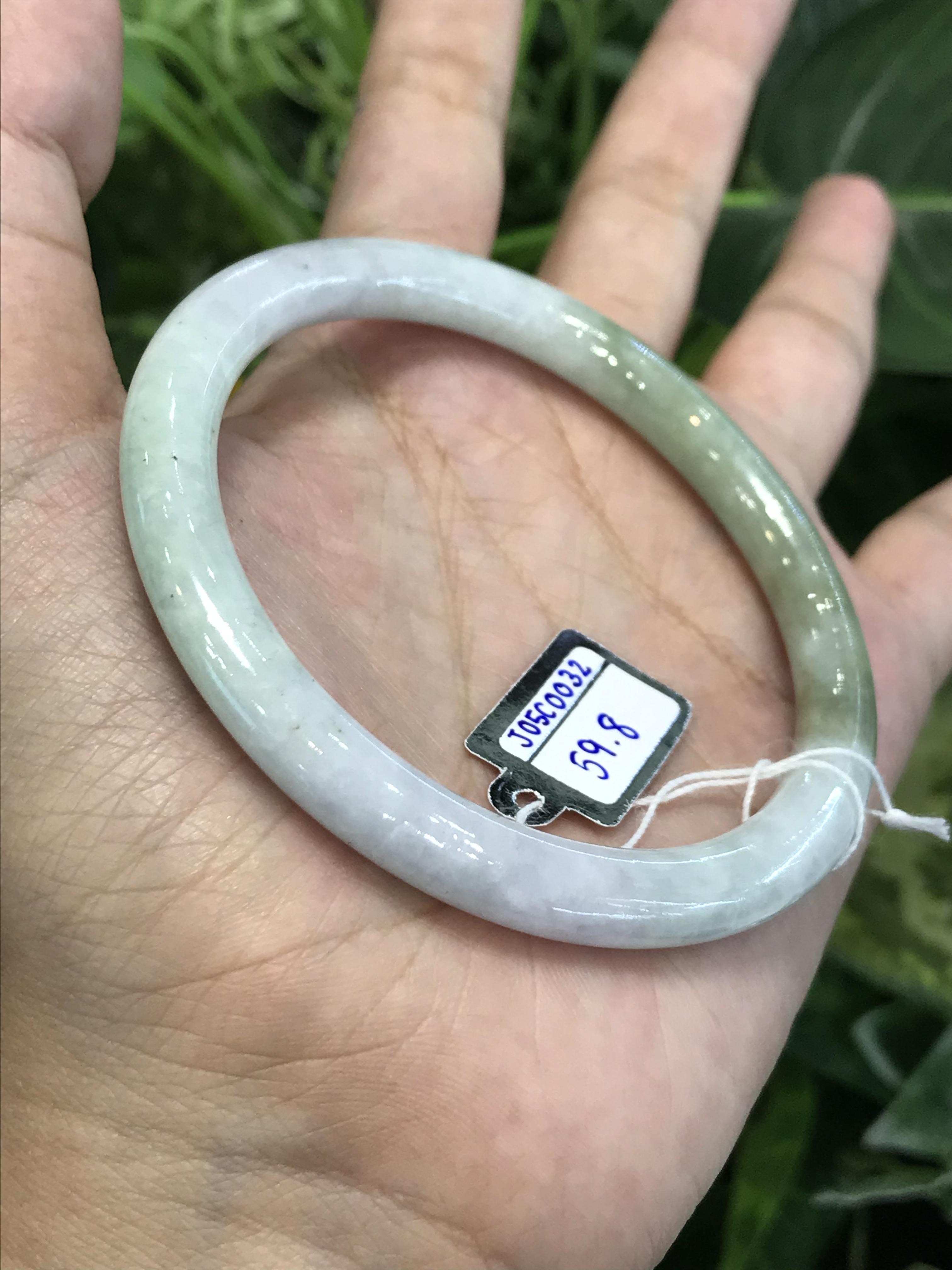 J05C0032 หยก พม่า แท้ Jade กำไลหยก 59.8 มม (Jade bracelet) พม่า (Myanmar)