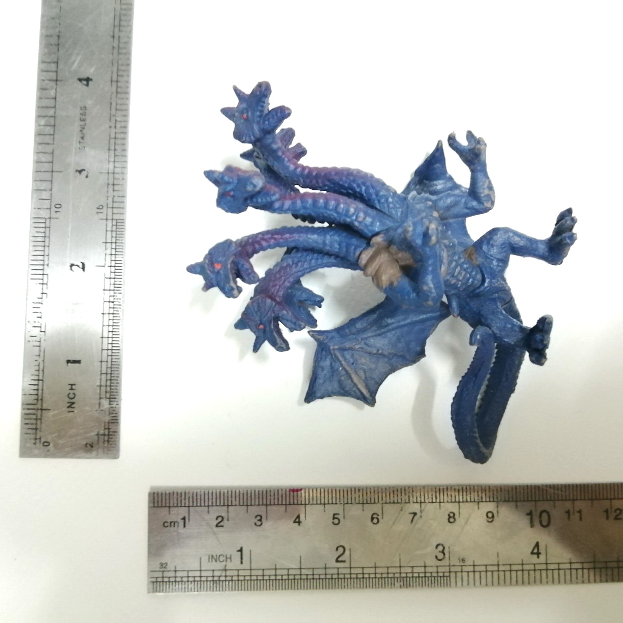 ฟิกเกอร์ยางตัน 3 นิ้ว มังกร5หัว (ตัวที่2 บ่าเทา)งานเก่า มือสองสภาพดีมีรอยบ้าง