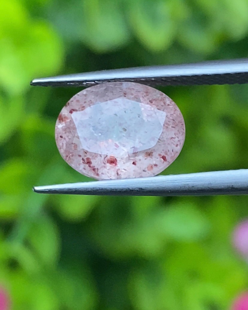 พลอย สตอเบอรี่ ควอตซ์ Strawberry Quartz 2.74 กะรัต (Cts.) พลอยแท้ อัญมณีมงคลประจําวันเกิด เครื่องประดับพลอย