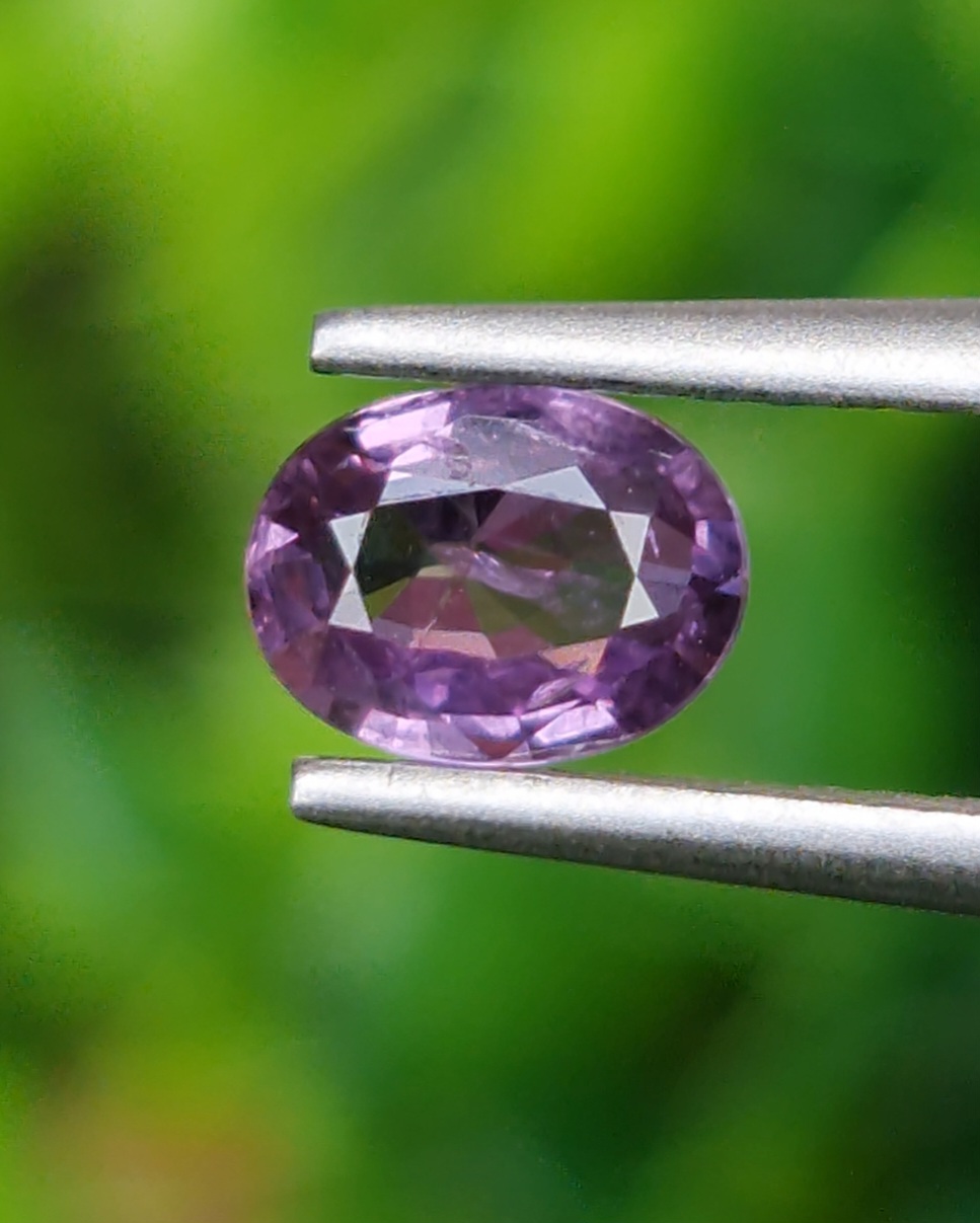 พลอย เพอเพิล แซฟไฟร์ สีม่วง Purple Sapphire ดิบ Unheated 0.75 กะรัต (Cts.) พลอยแท้ อัญมณีมงคลประจําวันเกิด เครื่องประดับพลอย