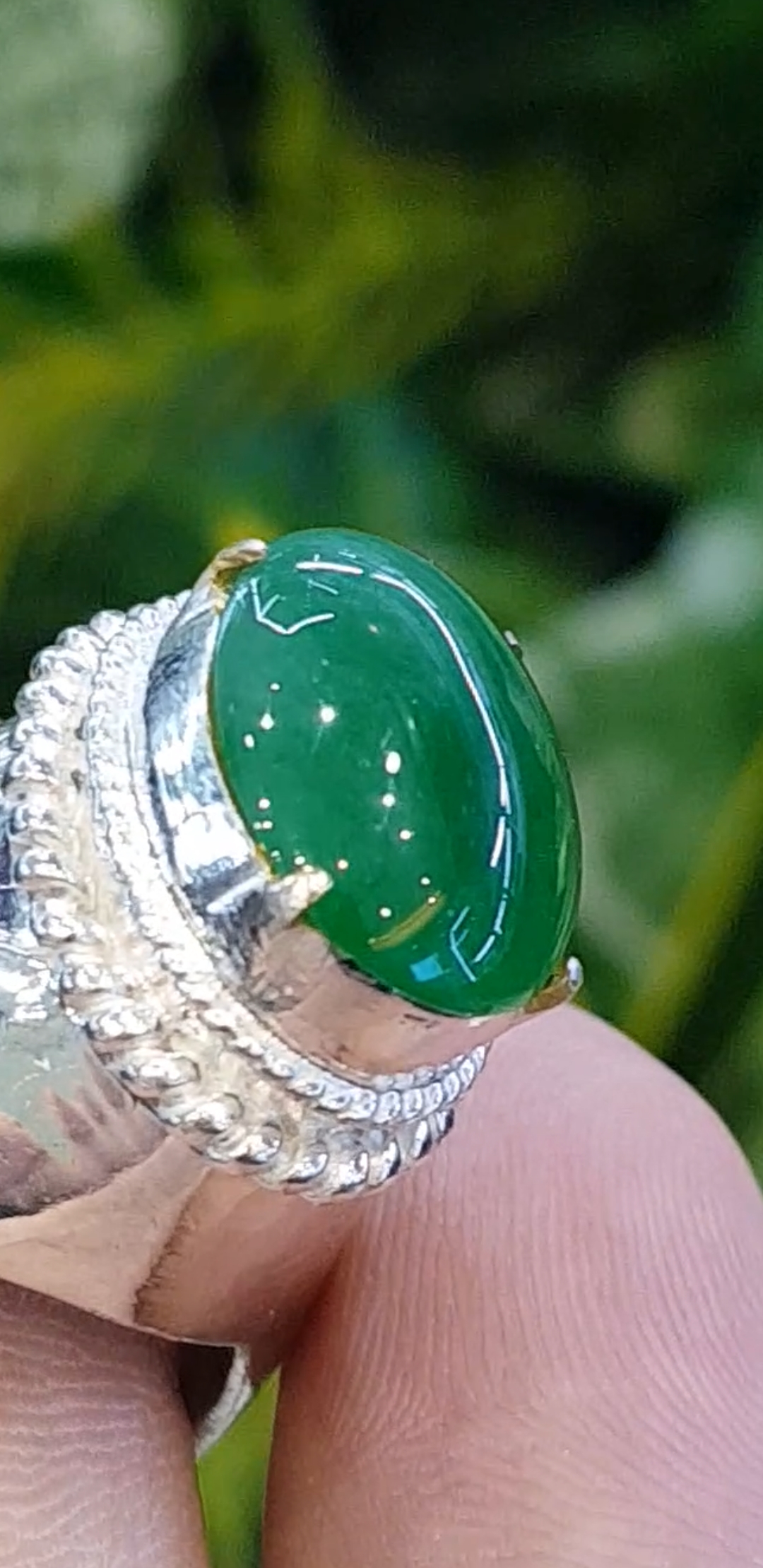 หยก พม่า แท้ Jade แหวนหยก 翡翠戒指 (Jadeite ring) 4.21 กะรัต (Cts.) ดิบ Size 62 ไม่ผ่านการปรับปรุง (Type A) พม่า (Myanmar)