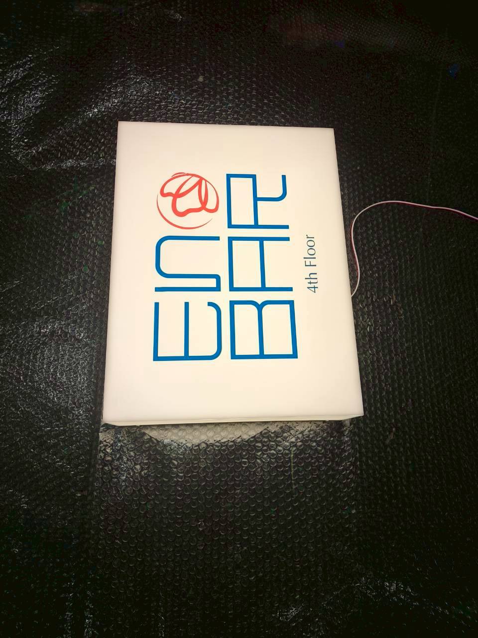 ป้ายกล่องไปอะคริลิคแสงรอบตัว