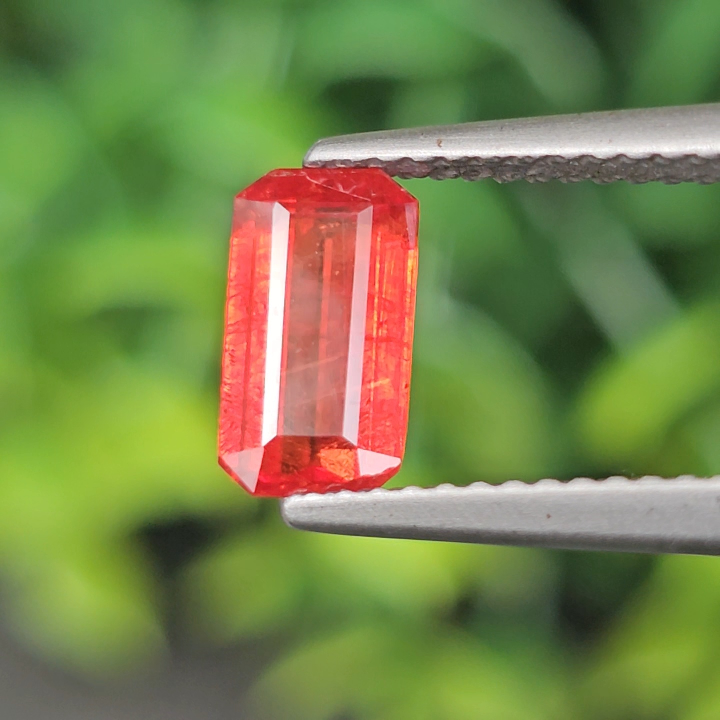 พลอย ออเรนจ์ แซฟไฟร์ Orange Sapphire 1.33 กะรัต (Cts.) พลอยแท้ อัญมณีมงคลประจําวันเกิด เครื่องประดับพลอย