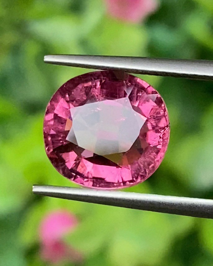 พลอย ชมพู พิ้งค์ ทัวร์มารีน (Pink Tourmaline) 3.94 กะรัต (Cts.) อัญมณีมงคลประจําวันเกิด เครื่องประดับพลอย