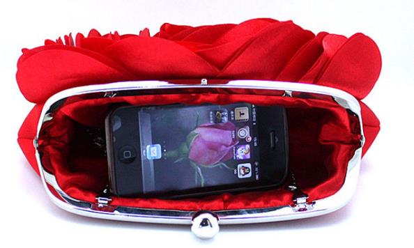 พร้อมส่ง Evening Clutch กระเป๋าออกงาน รูปดอกกุหลาบ เนื้อซาตินสวย พร้อมสายโซ่ สั้น-ยาว