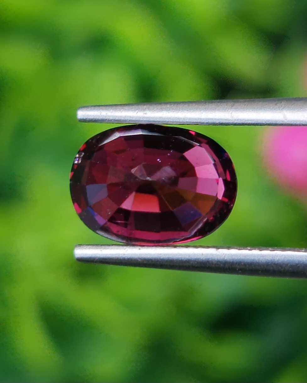 พลอย โรโดไลต์ กาเน็ท Rhodolite Garnet 2.68 กะรัต Cts.พลอยแท้ อัญมณีมงคลประจําวันเกิด เครื่องประดับพลอย