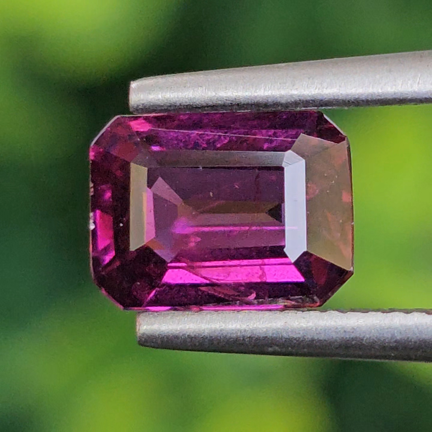 พลอย อุมบาไลต์ การ์เน็ต Umbalite Garnet 1.26 กะรัต (Cts.) ดิบ Unheated ลอยแท้ อัญมณีมงคลประจําวันเกิด เครื่องประดับพลอย