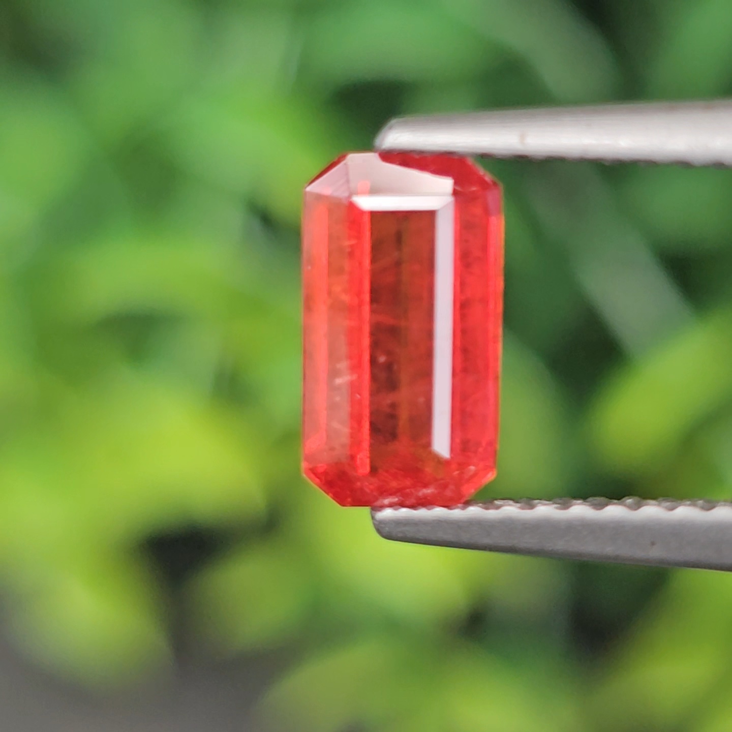 พลอย ออเรนจ์ แซฟไฟร์ Orange Sapphire 1.33 กะรัต (Cts.) พลอยแท้ อัญมณีมงคลประจําวันเกิด เครื่องประดับพลอย