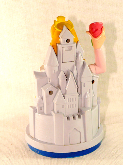 Topper เจ้าหญิงออโรร่า **มีรอยที่หน้า ตามภาพ ,เจ้าหญฺิงนิทรา ถือดอกไม้ มือซ้ายพับลงได้ ด้านหลังเป็นรูปปราสาท Disney's Sleeping Beauty