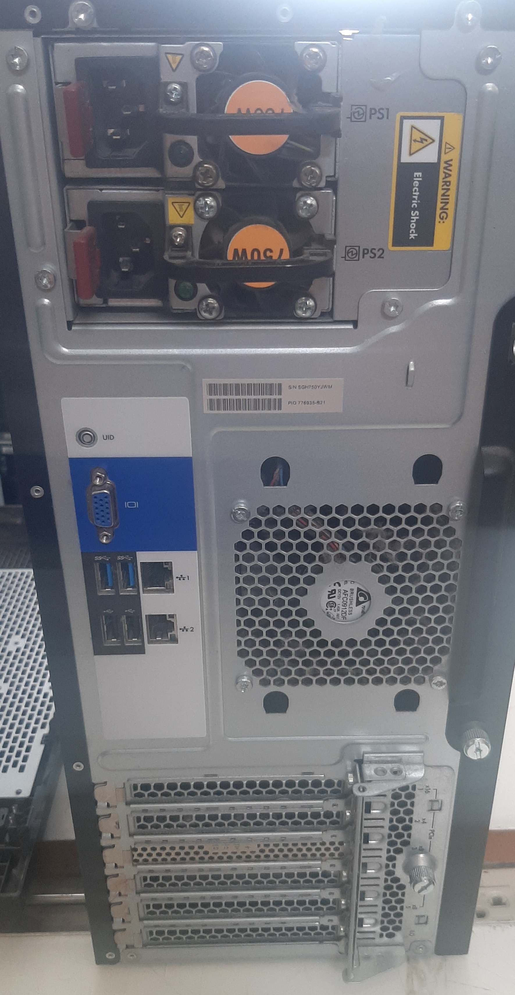 เซิร์ฟเวอร์สภาพดี มือสอง ประกันร้าน 3 เดือน (CPU Xeon E5-2620v4 Ram128GB HDD300GB x2)