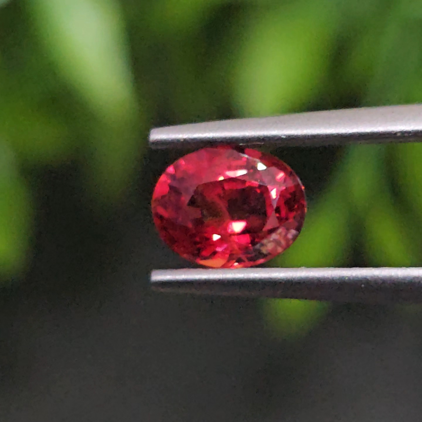 พลอย ทับทิม ซองเจีย Songea Ruby Sapphire 1.03 กะรัต (Cts.) พลอยแท้ อัญมณีมงคลประจําวันเกิด เครื่องประดับพลอย