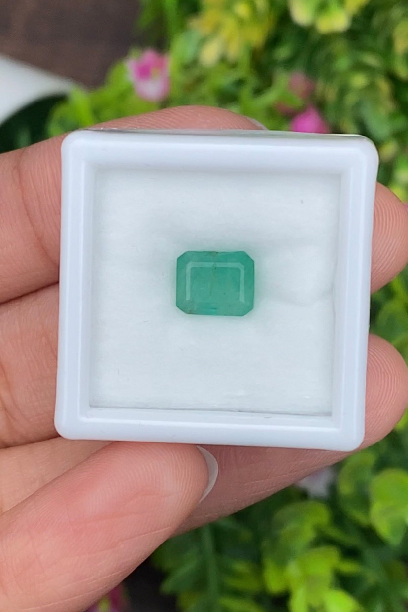 พลอย มรกต Natural Emerald แซมเบีย 1.41 กะรัต (Cts.) พลอยแท้ อัญมณีมงคลประจําวันเกิด เครื่องประดับพลอย