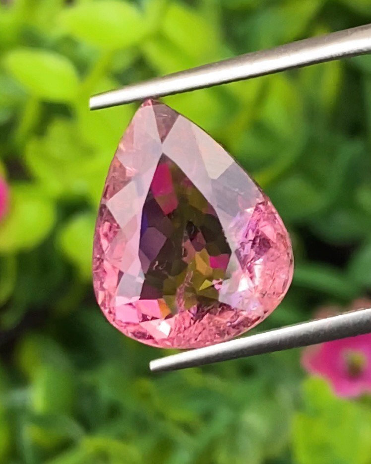 พลอย ทัวร์มาลีน Tourmaline 7.79 กะรัต (Cts.) พลอยแท้ อัญมณีมงคลประจําวันเกิด เครื่องประดับพลอย