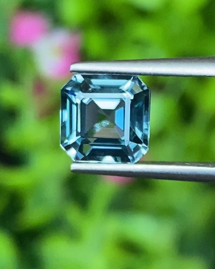 พลอย เพทาย (Zircon) 2.48 กะรัต (Cts.) พลอยแท้ อัญมณีมงคลประจําวันเกิด เครื่องประดับพลอย