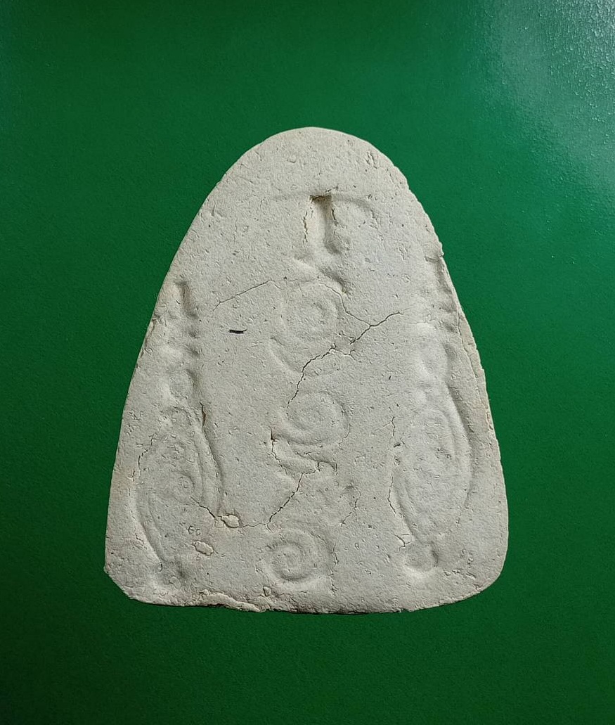 ผ2993 พระปิดตา หลังยันต์พระจันทร์เสี้ยว ไม่ทราบที่