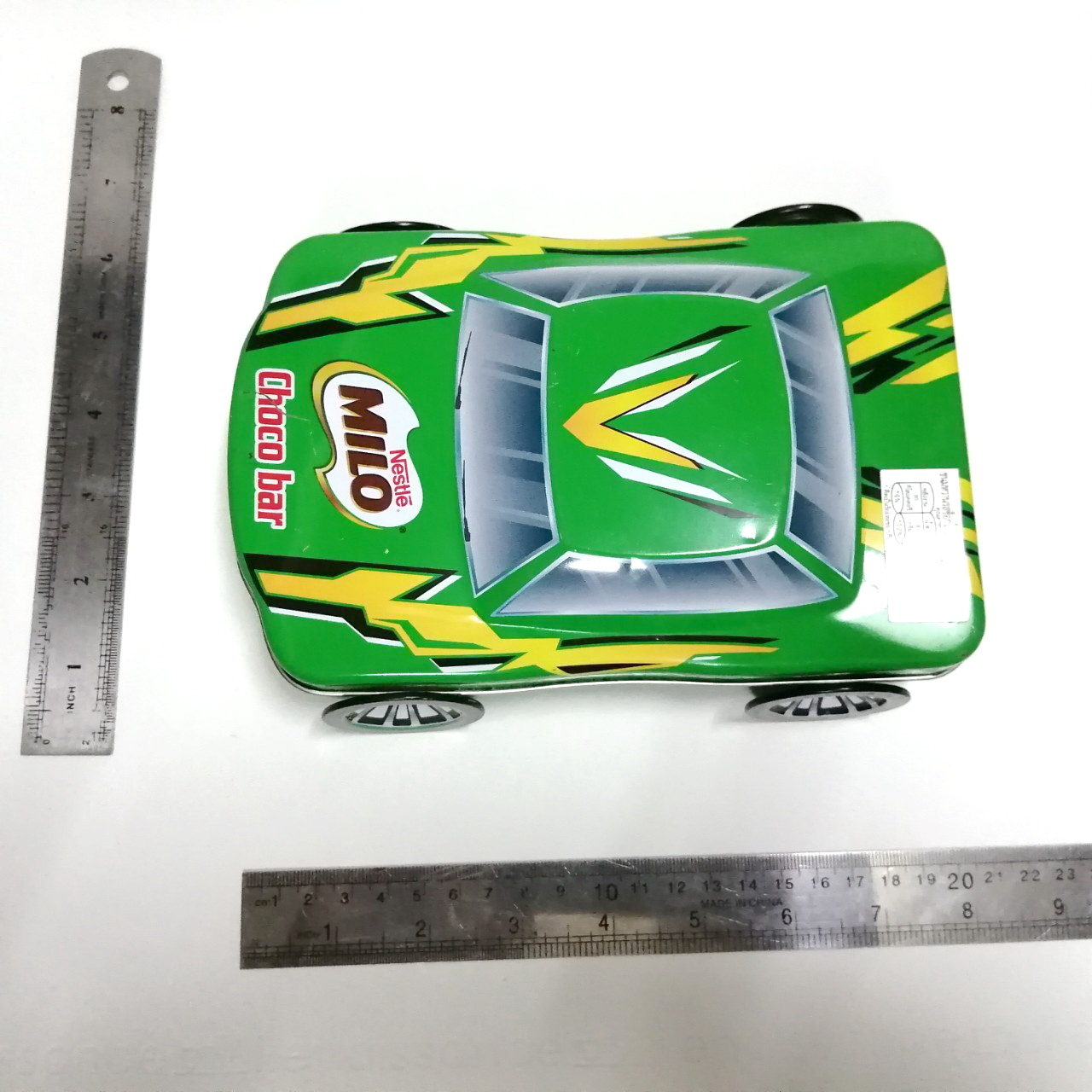 กล่องสังกะสีรูปรถของไมโล พรีเมียมแถมจากไมโลขนาดราว7นิ้ว เปิดได้ ล้อหมุนได้ สภาพดีมีรอยบ้าง