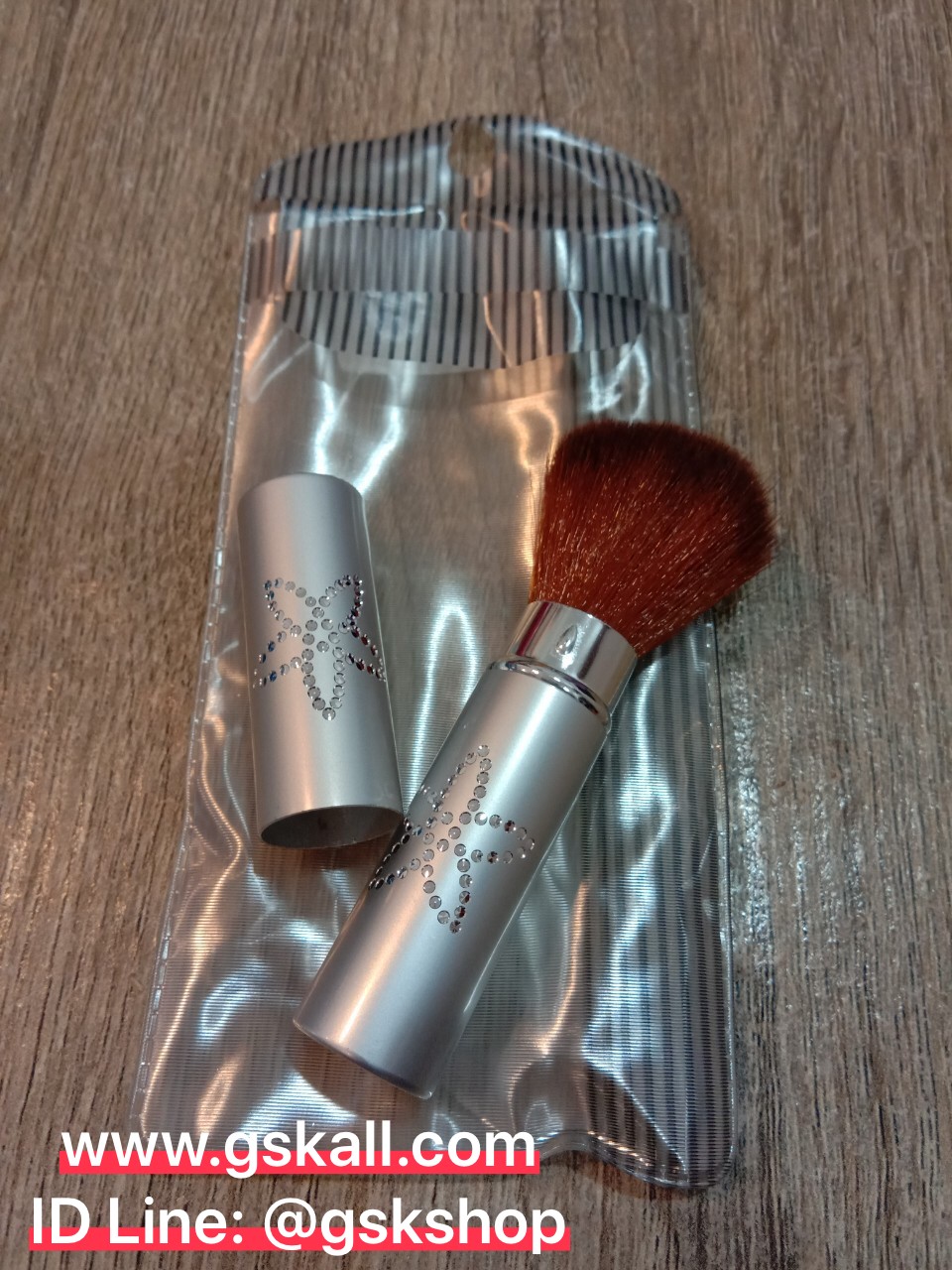 แปรงปัดแก้ม อุปกรณ์ที่สาว ๆ ขาดไม่ได้ ขนนุ่มนิ่ม