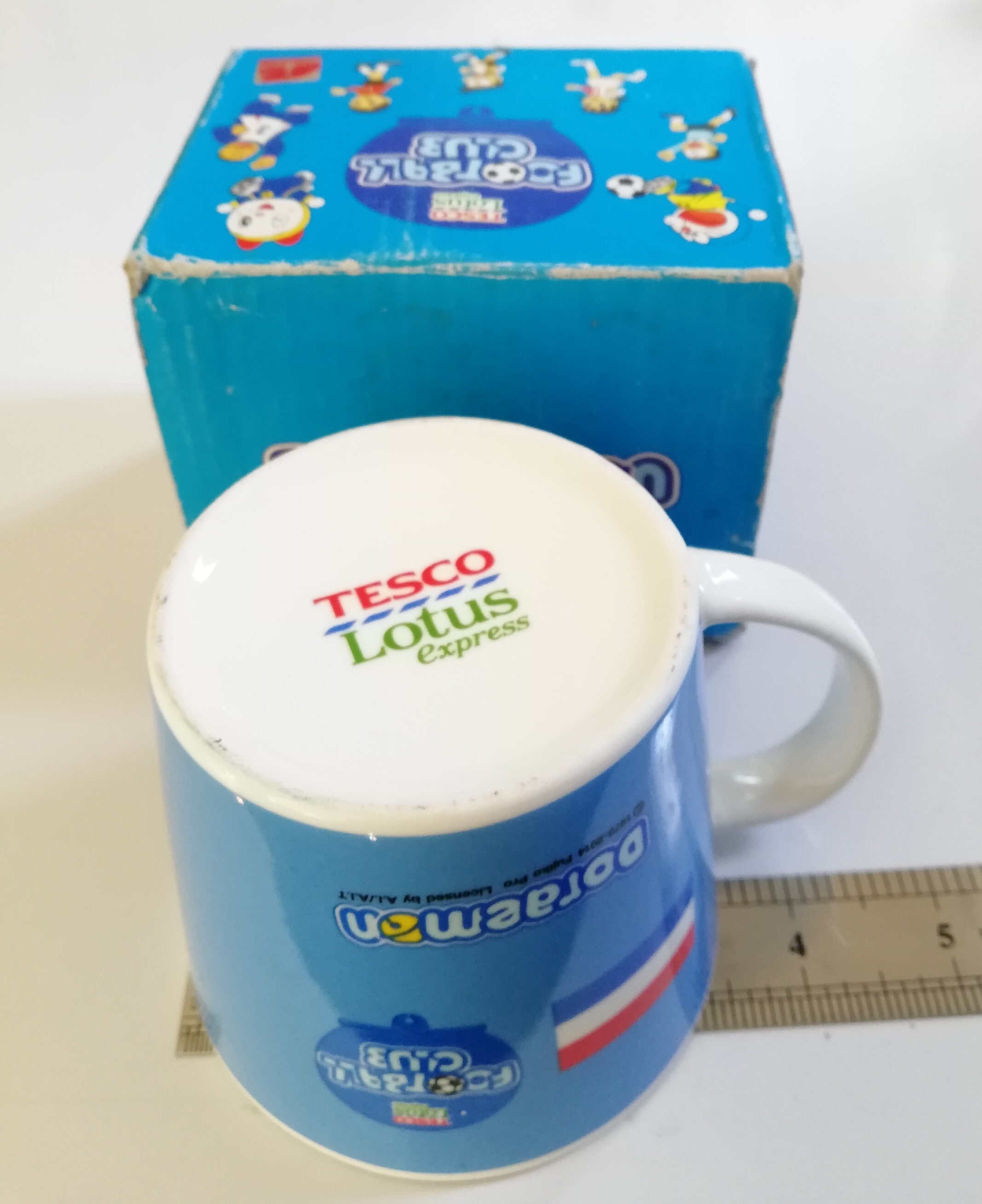 แก้วน้ำเซรามิก ลายเดคิซึงิ ชุด โดราเอม่อน ฟุตบอลคลับ โดเรม่อน ของสะสมแลกซื้อจากเทสโก้โลตัส **กล่องมีตำหนิ โปรดตรวจสอบทุกภาพ