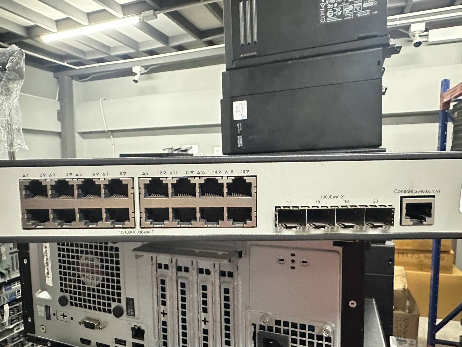 HP V1910-16G (JE005A) 20 Port