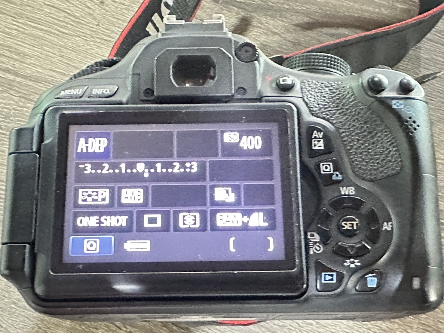 กล้อง Canon EOS 600D+แบต+ที่ชาร์จ+กระเป๋า *** ยางปิดพอร์ต ขาด ไม่มีผลต่อการใช้งาน