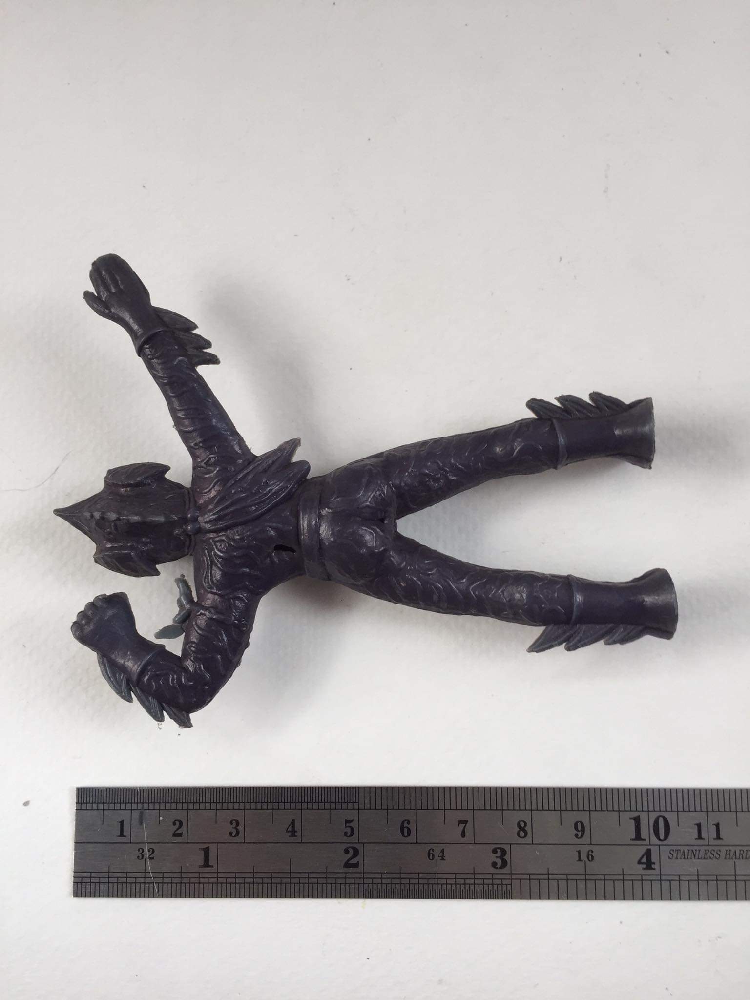 ตุ๊กตุ่นแอ๊นท์ ตัวแข็งกึ่งตัวเทียน สีน้ำเงินอมฟ้า ขนาด 4 นิ้ว ไรเดอร์อเมซอน มือสองสภาพดี ไม่ชำรุด