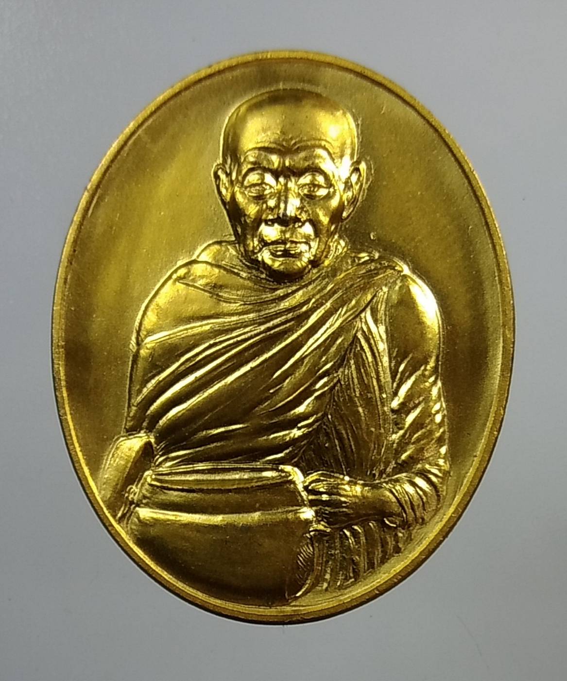 A1242 เหรียญหลวงตามหาบัว วัดป่าบ้านตาด จ.อุดรธานี หลังยันต์ดวง