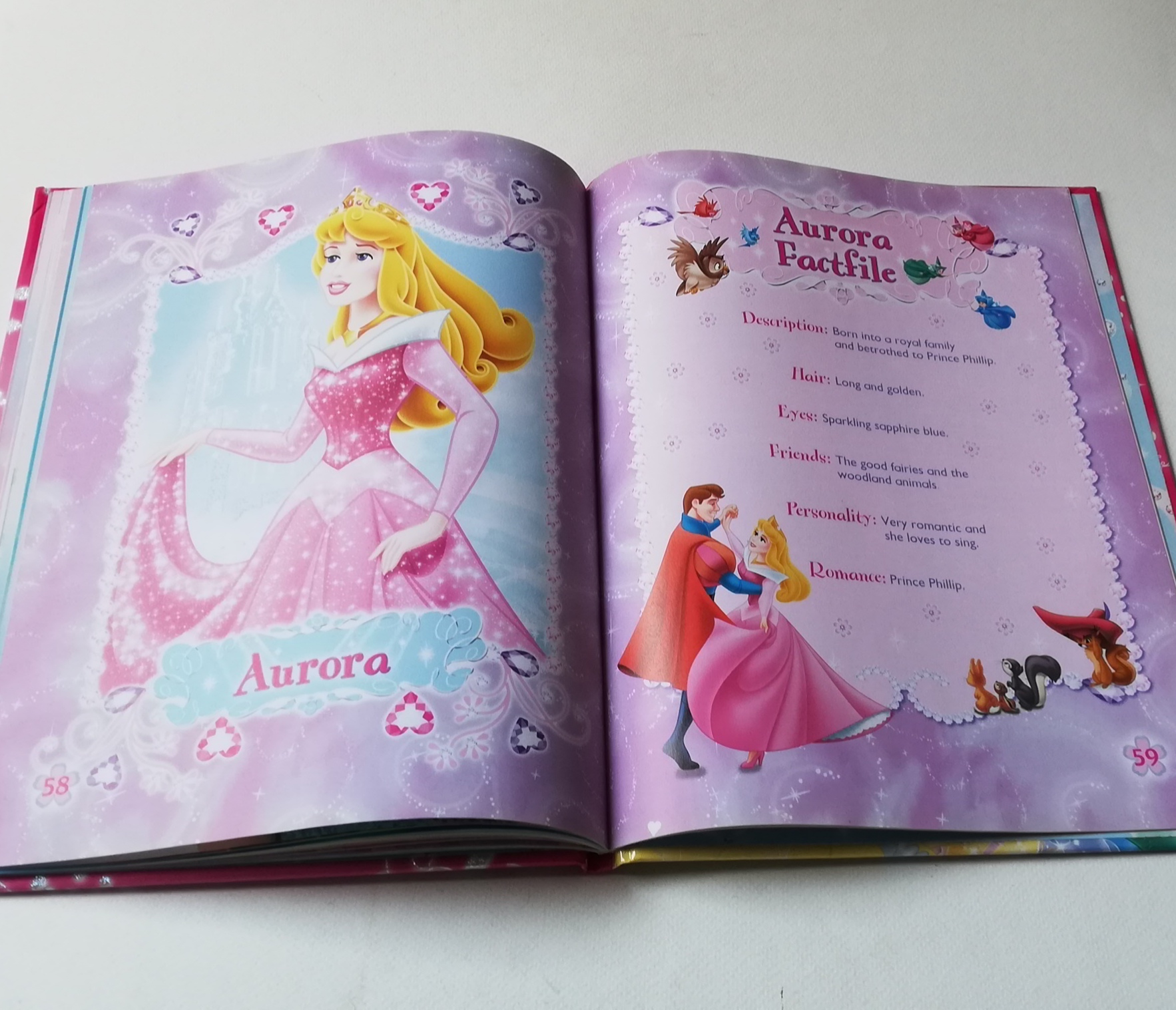 มีหลายภาพ,หนังสือภาพสวย เล่มใหญ่ ปกแข็ง นิทานและเกมส์ เจ้าหญิงดิสนีย์ ภาษาอังกฤษ Disney Princess Annual 2010 :- สโนไวท์ ออโรร่า ซินเดอเรลล่า แอเรียล แบลล์ และ จัสมิน จาก อลาดิน