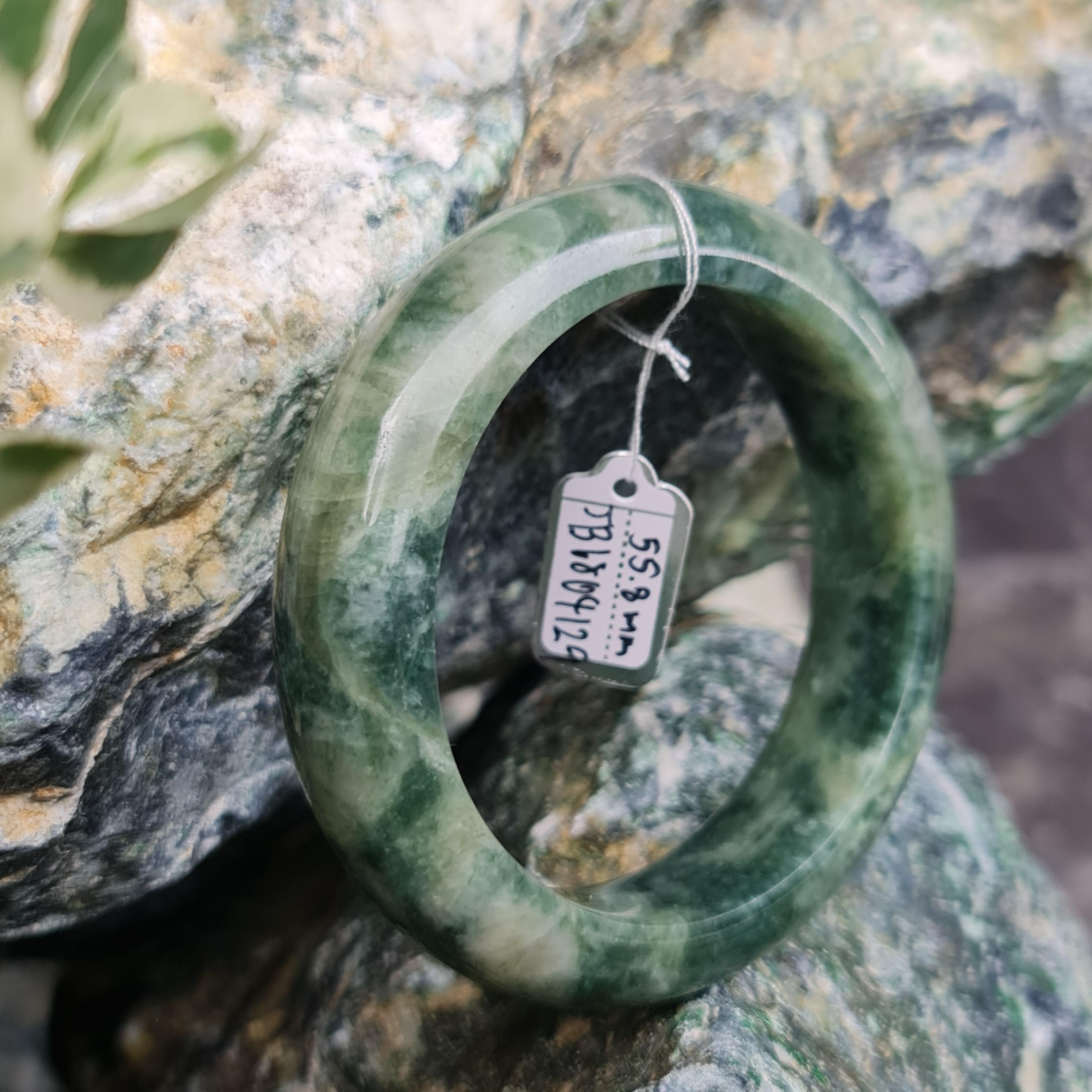 JB6804129 หยก พม่า แท้ Jade กำไลหยก 55.8 มม. (Jadeite bracelet) พม่า (Myanmar)