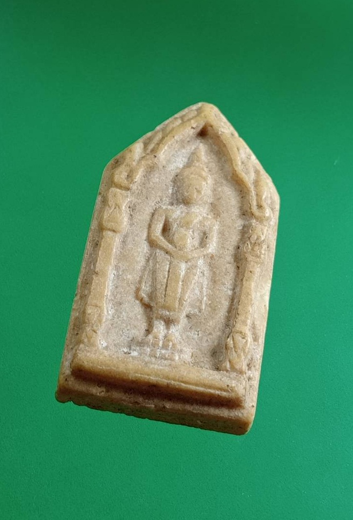 ผ2997 พระผงน้ำมัน วัดพระพุทธบาท จ.สระบุรี ปี2527