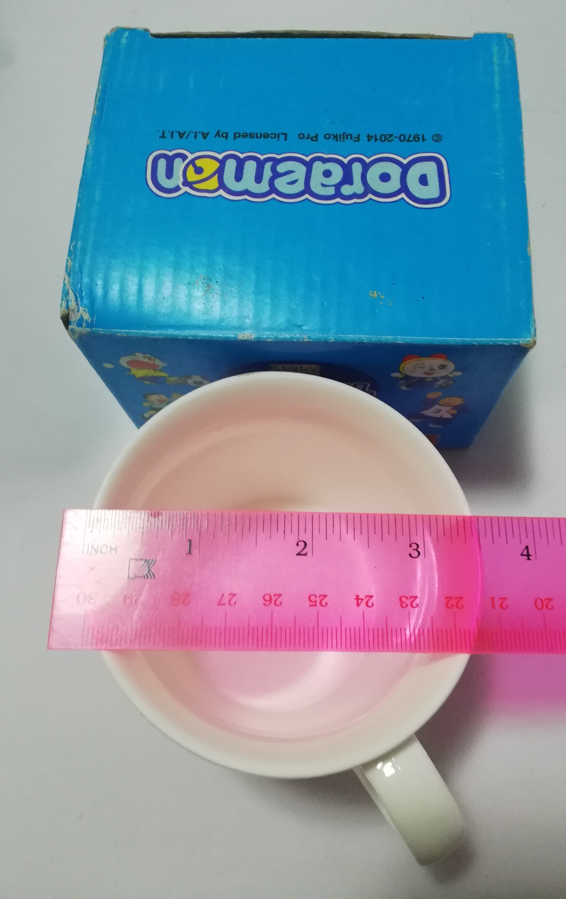 แก้วน้ำเซรามิกสีชมพู ลายชิสุกะ ของสะสมแลกซื้อจากเทสโก้โลตัส **กล่องมีตำหนิ โปรดตรวจสอบทุกภาพ