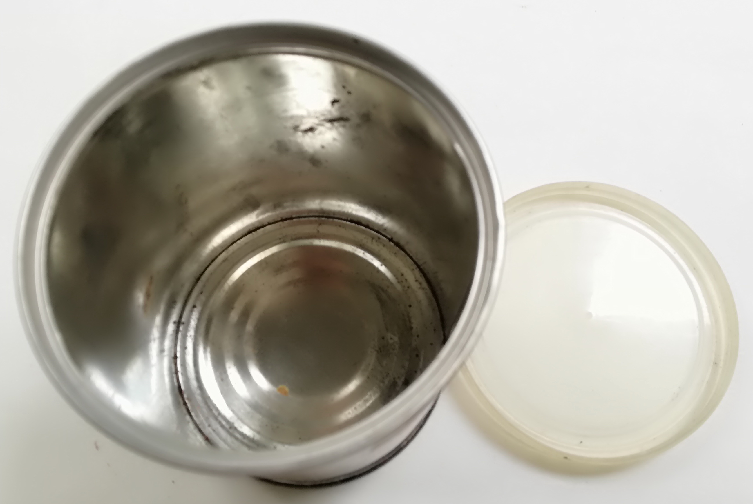 ของสะสม กล่องสังกะสี (กล่องโลหะ) กระป๋องลูกอม ตรา FOX'S glacier fruits,crystal clear sweet ทรงกระบอก เส้นผ่าศุนย์กลางประมาณ 3.5" สูงประมาณ 4.5"