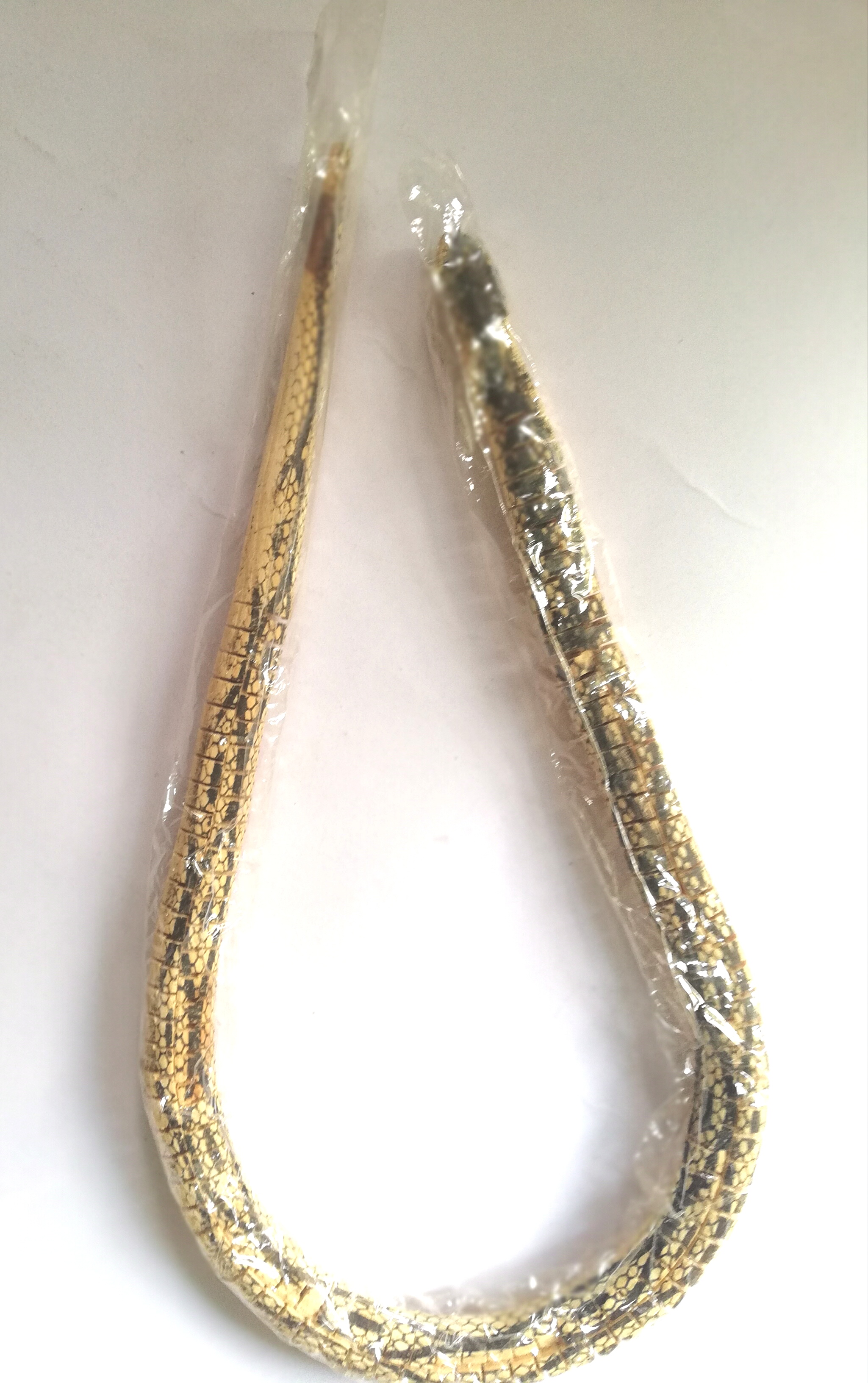 ของเล่นไม้ งูไม้ระกำ กระดุกกระดิกได้ สีดำ ขนาดประมาณ 27 "