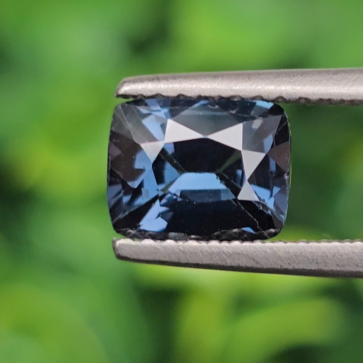 สปิเนล พม่า (Spinel Myanmar) 1.27 กะรัต (Cts.) พลอยแท้ อัญมณีมงคลประจําวันเกิด เครื่องประดับพลอย