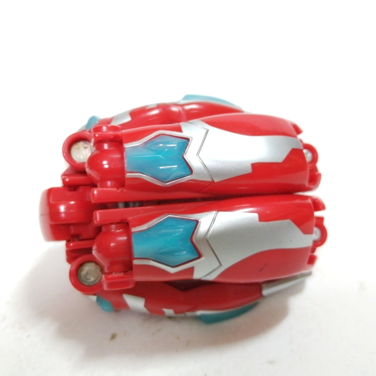 อุลตร้าแมนไข่ อุลตร้าแมนกิงกะ 5 - 5.5 นิ้ว ขนาดตามรูป พับได้ปกติ สภาพดี มีรอยบ้าง มีสติ๊กเกอร์ ข้างเอว