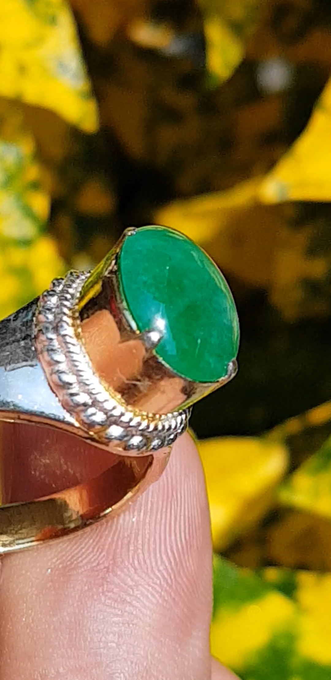 หยก พม่า แท้ Jade แหวนหยก 翡翠戒指 (Jadeite ring) 1.93 กะรัต (Cts.) (Size) 59ดิบ ไม่ผ่านการปรับปรุง (Type A) พม่า (Myanmar)