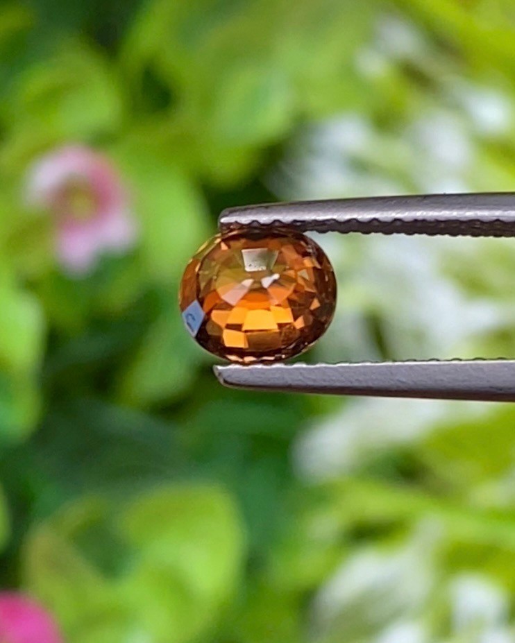 พลอย เพทาย (Zircon) 1.45 กะรัต (Cts.) พลอยแท้ อัญมณีมงคลประจําวันเกิด เครื่องประดับพลอย