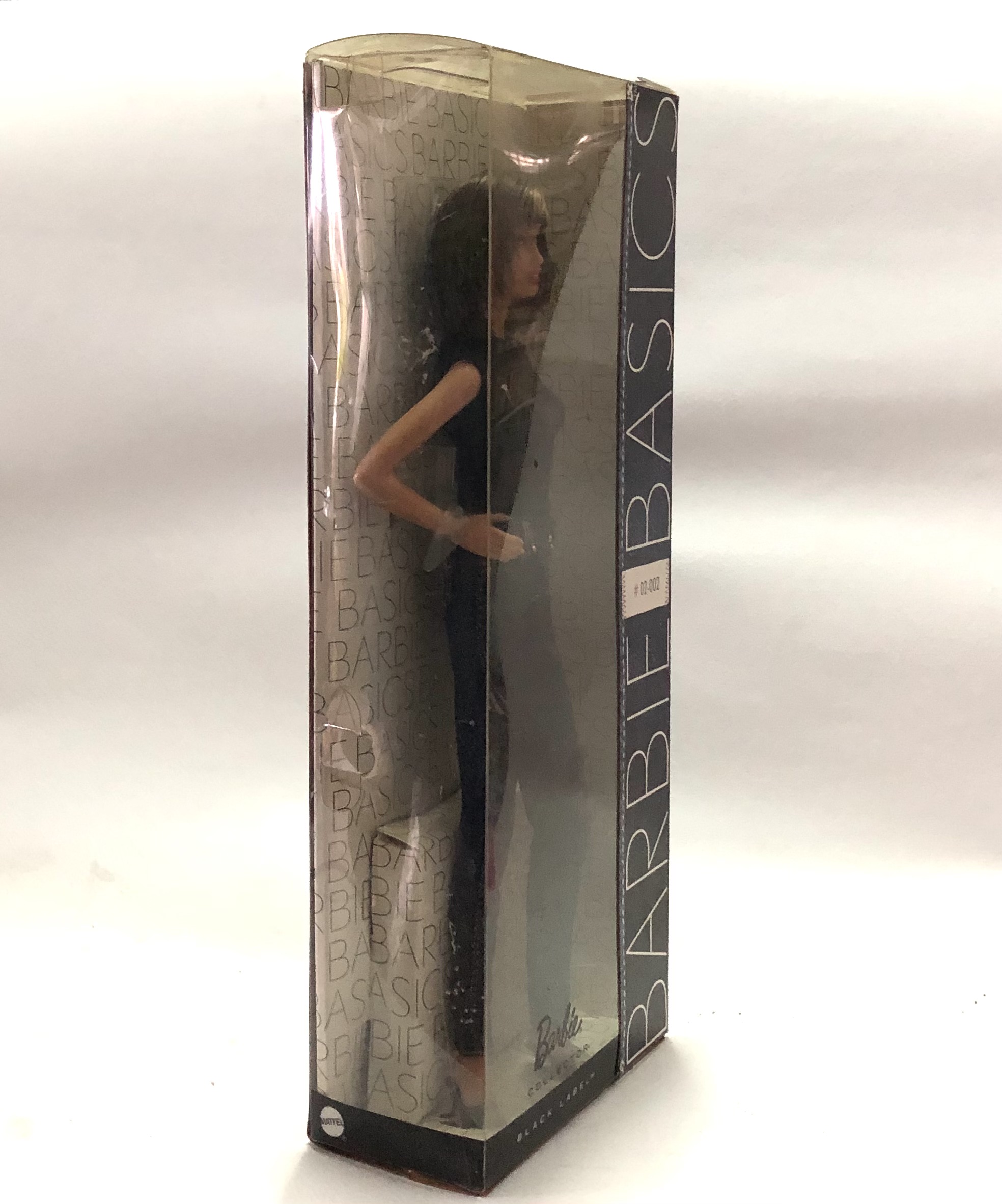 มือ1 ตุ๊กตาบาร์บี้ รุ่น Barbie Basic บาร์บี้ยีนส์ เก่าเก็บในกล่อง