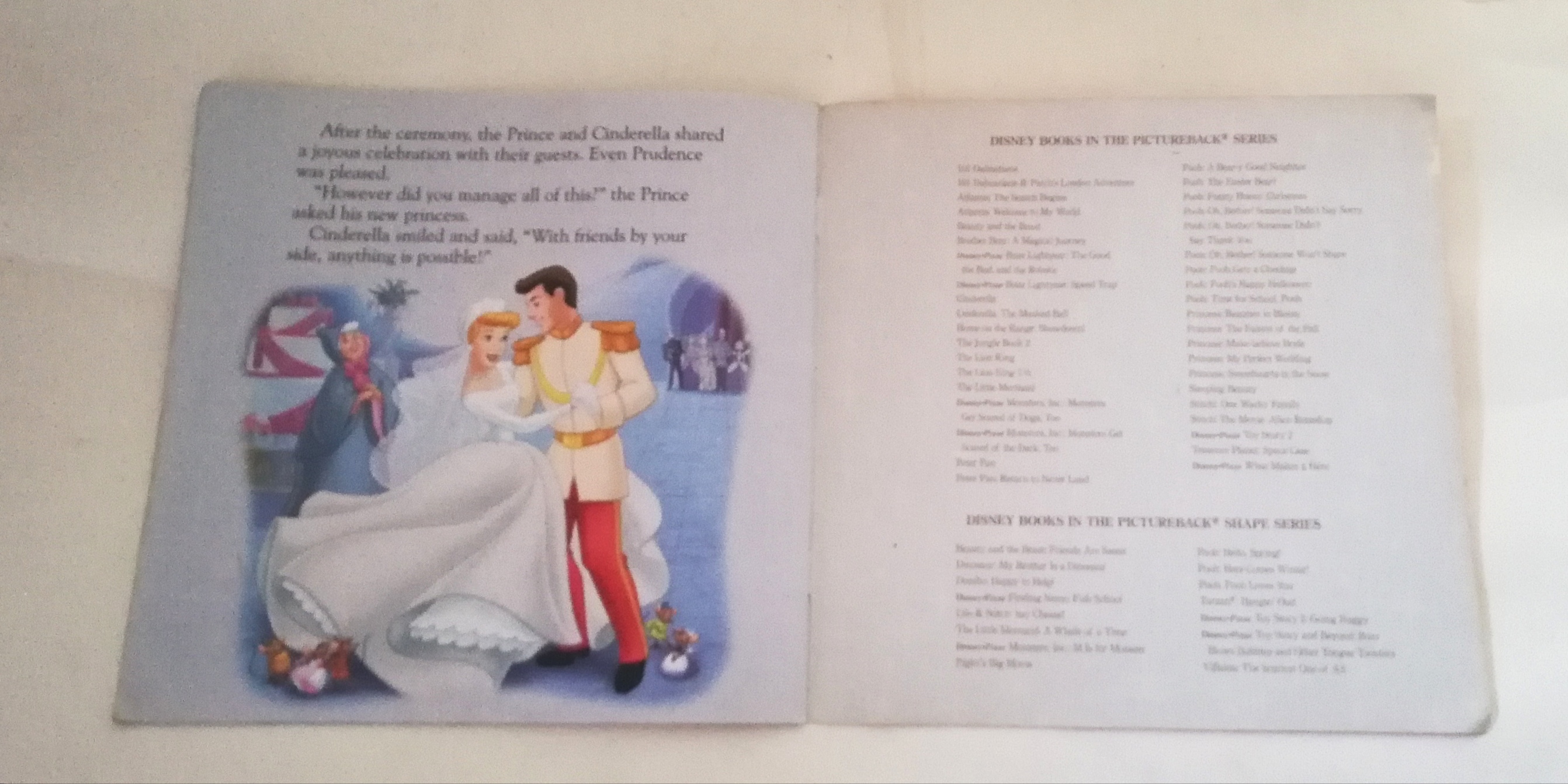 หนังสือนิทานภาพสวยๆจากดิสนีย์ ฉบับภาษาอังกฤษ Disney Princess, My Perfect wedding งานแต่งงานของซินเดอเรลล่า หนังสือขนาด 8 * 8 นิ้ว** มีตำหนิบ้างตามภาพ