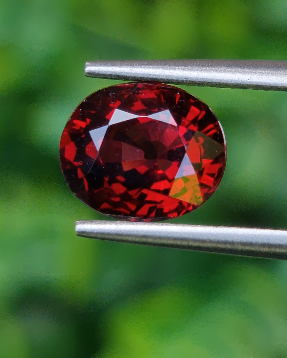 พลอย โรโดไลต์ กาเน็ท Rhodolite Garnet 2.55 กะรัต Cts.พลอยแท้ อัญมณีมงคลประจําวันเกิด เครื่องประดับพลอย