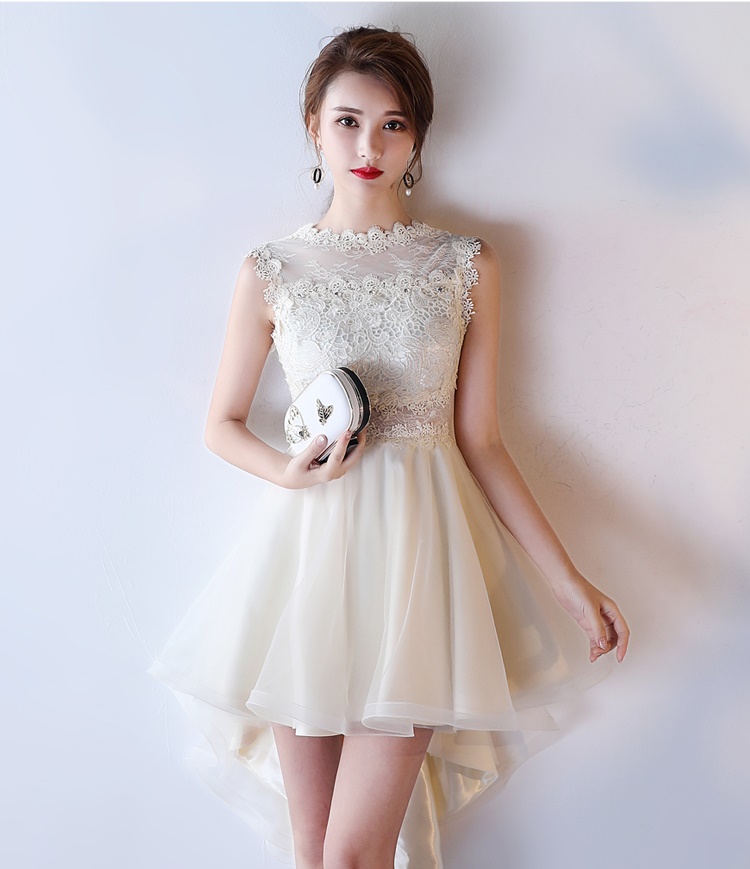 Pre-order ชุดราตรีแบบไหล่ปาด หน้าสั้นหลังยาว ผ้าลูกไม้ช่วงบน กระโปรงตาข่าย (เชือกผูกหลัง)