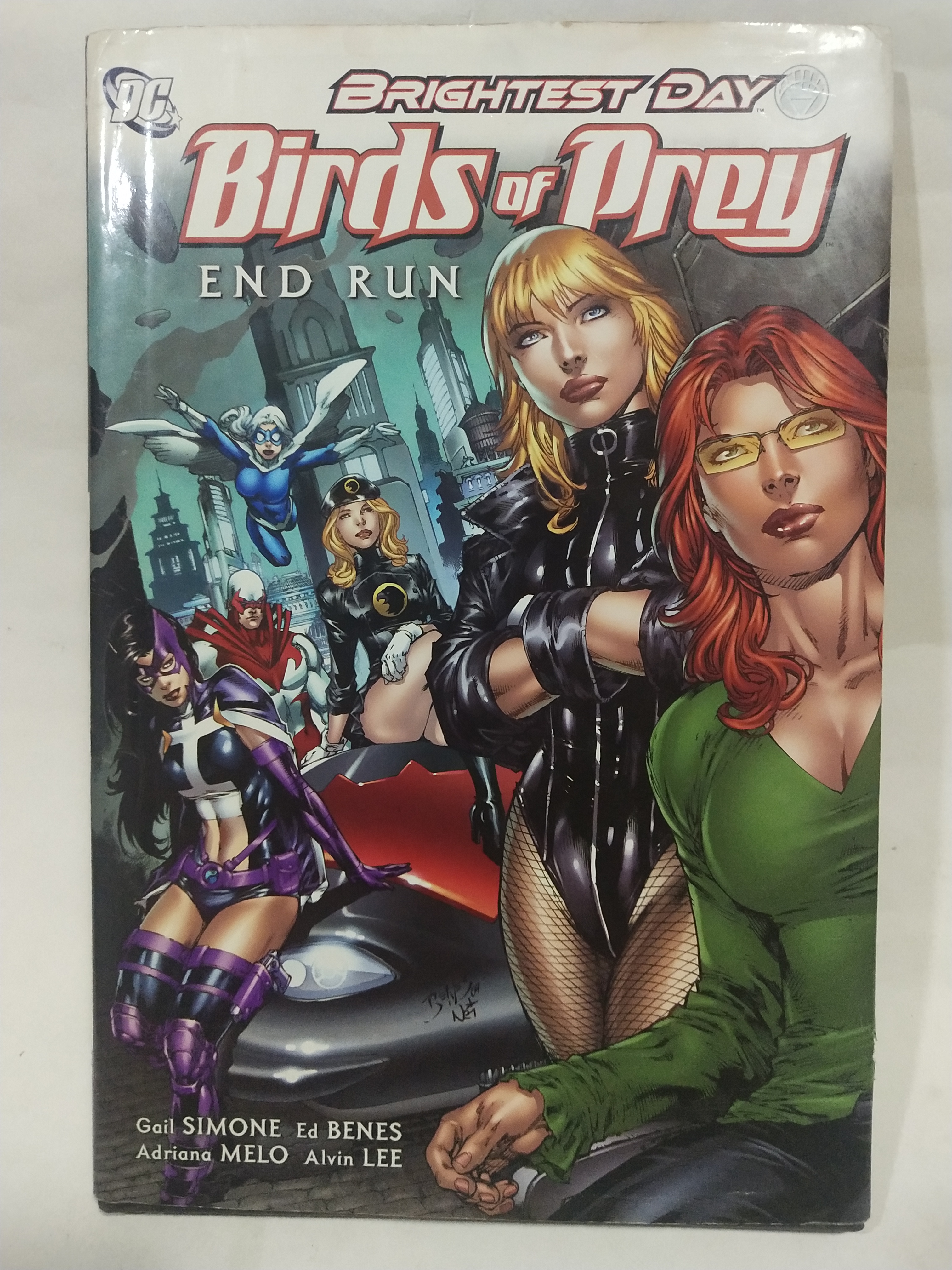 มือ2,หนังสือภาพสีการ์ตูนค่ายดีซีคอมิคส์ เบิร์ดออฟเพรย์ Bird_of_Prey ฉบับภาษาอังกฤษ หนังสือปกแข็ง มีปกนอก สภาพดี