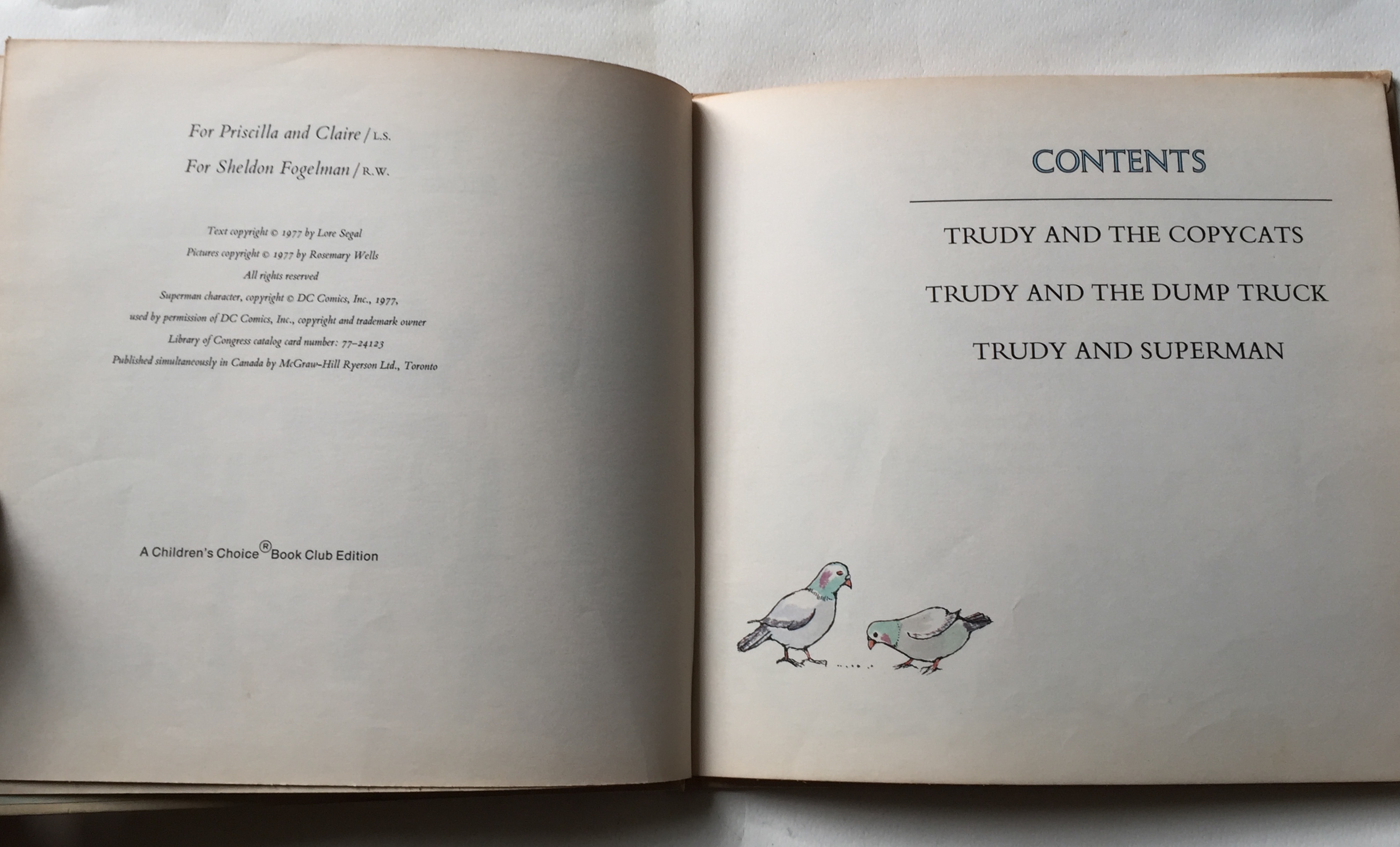 หนังสือภาพวาดสวยปกแข็ง ฉบับภาษาอังกฤษ, ** มีตำหนิตามภาพ, มีรอยเขียนชื่อ belong to Art Singtoroj, TELL ME A TRUDY โดย LORE SEGAL ภาพโดย ROSEMARY WELLS, ปีที่พิมพ์ 1977