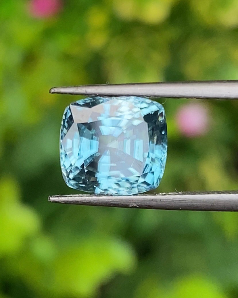 พลอย เพทาย Natural Zircon 4.53 กะรัต (Cts.) พลอยแท้อัญมณีมงคล ประจําวันเกิด เครื่องประดับพลอย