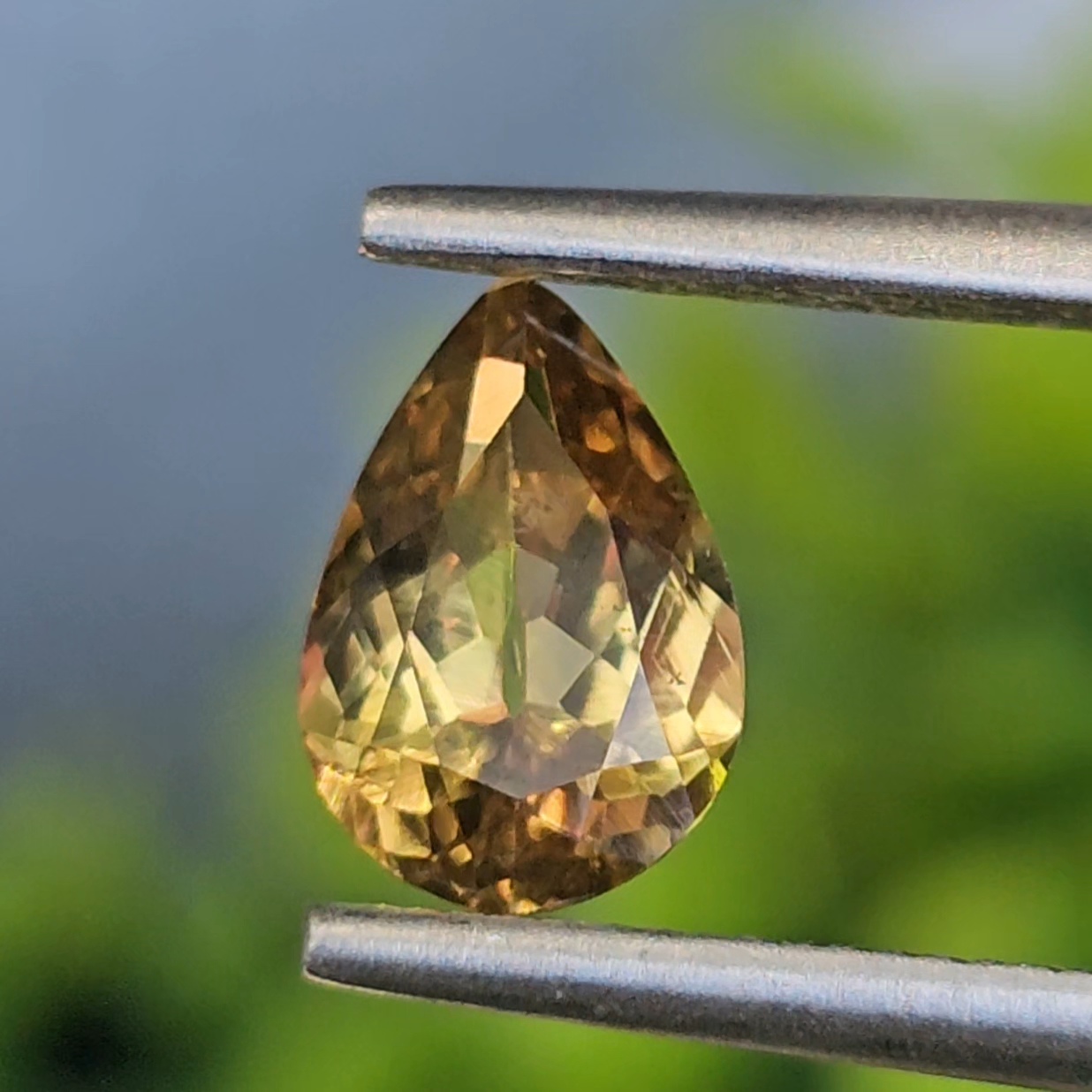 พลอย อเล็กซานไดร์ (Natural Alexandrite Chrysoberyl) 1.03 กะรัต (Cts.) ดิบ (Unheated) พร้อมใบเซอร์ พลอยแท้ อัญมณีมงคลประจําวันเกิด เครื่องประดับพลอย