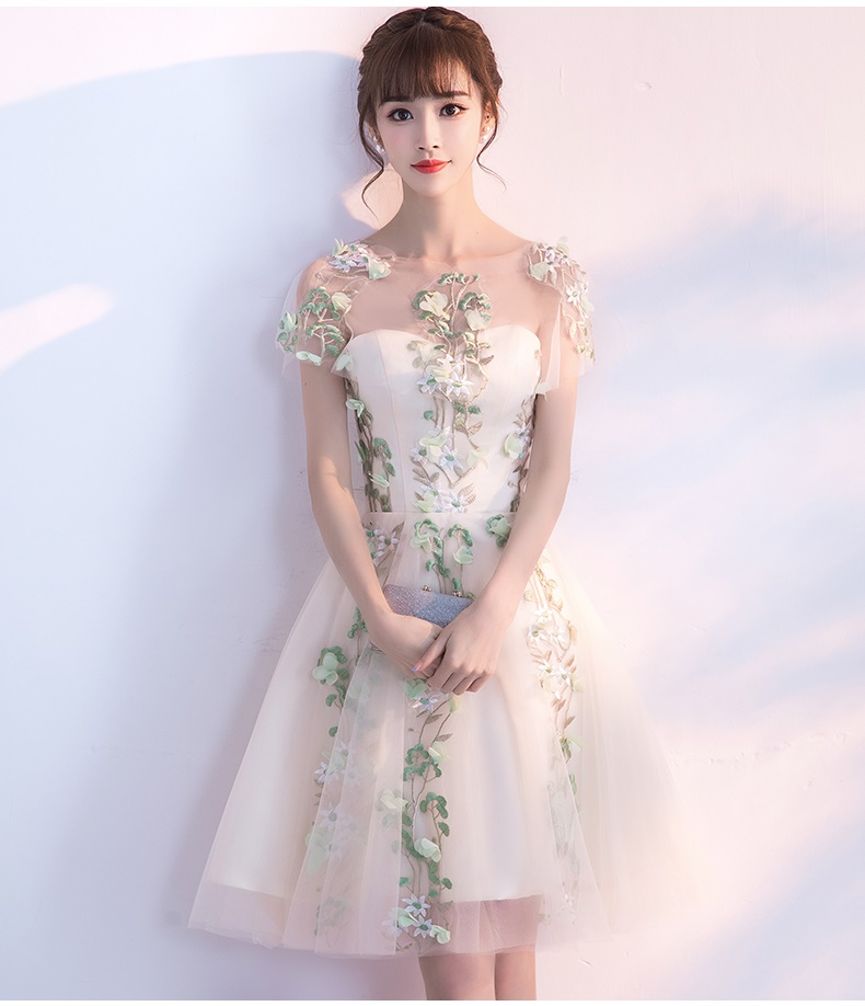 Pre-order ชุดราตรีสั้น เกาะอกพร้อมผ้าคลุมไหล่ ปักดิ้นรูปดอกไม้ทั้งชุด สวยหรู (ซิปหลัง)