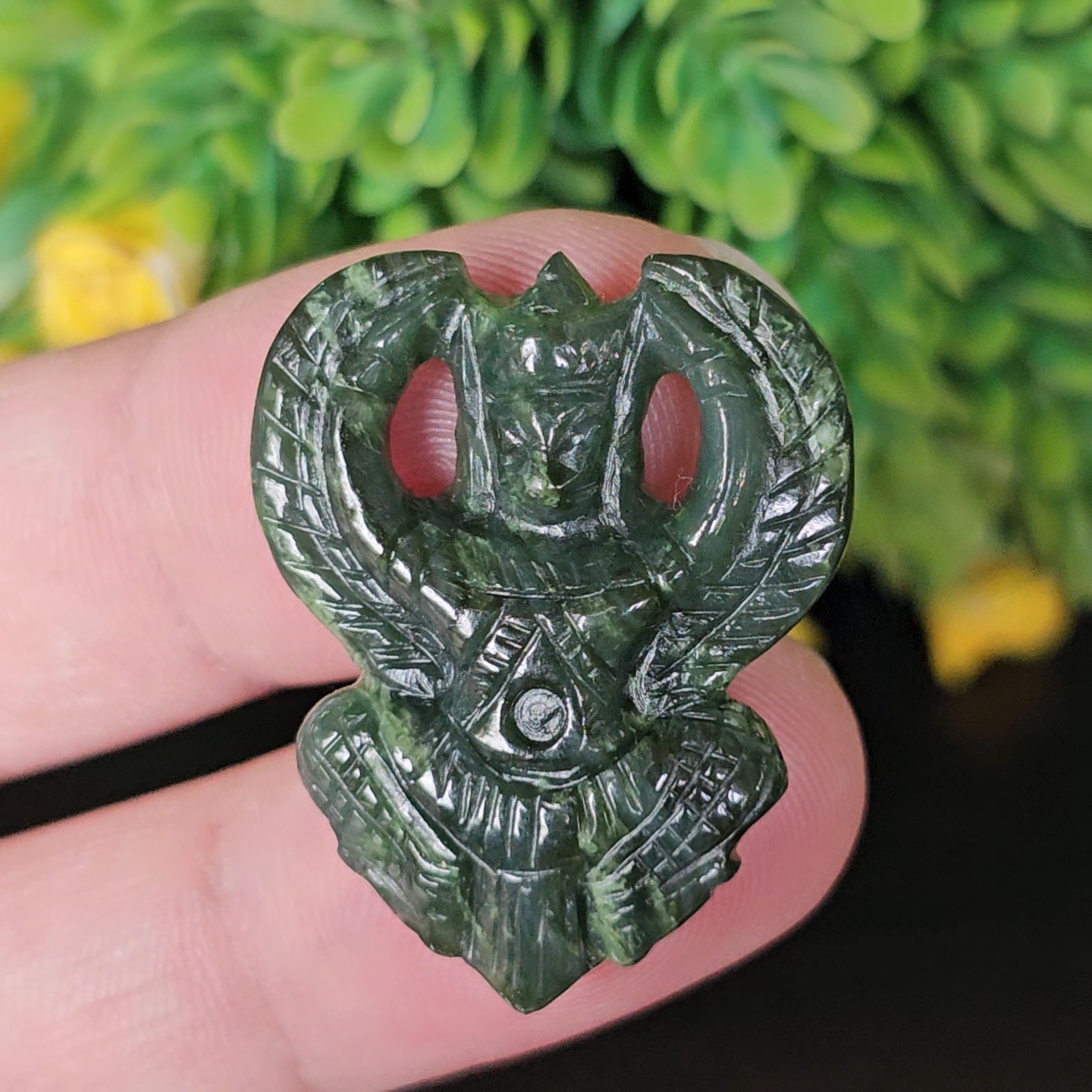 หยกแกะสลัก ครุฑ เนฟไฟรต์ (Nephrite jadeite)