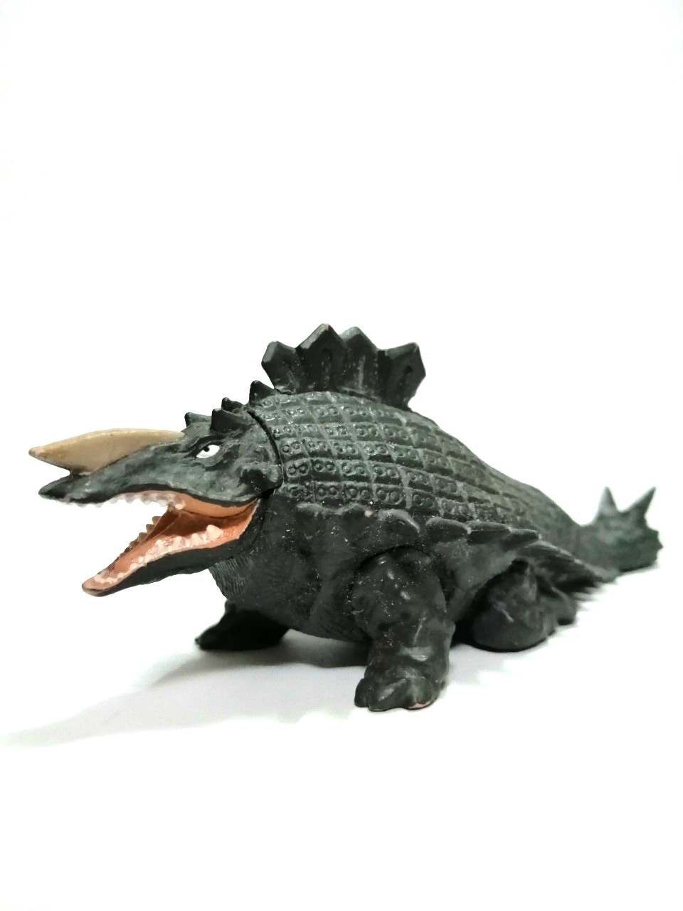 กาชาปอง สัตว์ประหลาด สกายดอน จากอุลตร้าแมน1966 ขนาดราว 4 นิ้ว ไม่หัก ไม่กาว ไม่เหนียว Gashapon Monster Skydon from Ultraman