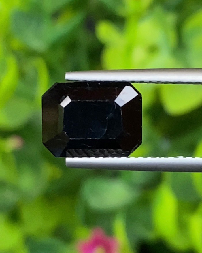 พลอย ดำ แบลค แซฟไฟร์ Black Sapphire 4.42 กะรัต (Cts.) พลอยแท้ อัญมณีมงคลประจําวันเกิด เครื่องประดับพลอย