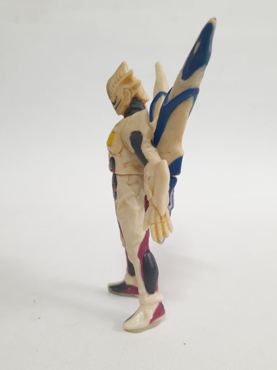 ซอฟ 4 นิ้ว สัตว์ประหลาด Ex คิรีเวลลอยด์ จาก อุลตร้าแมนทีก้า ขนาดตามรูปมือสองสภาพดีมีรอยบ้าง มีปั๊ม