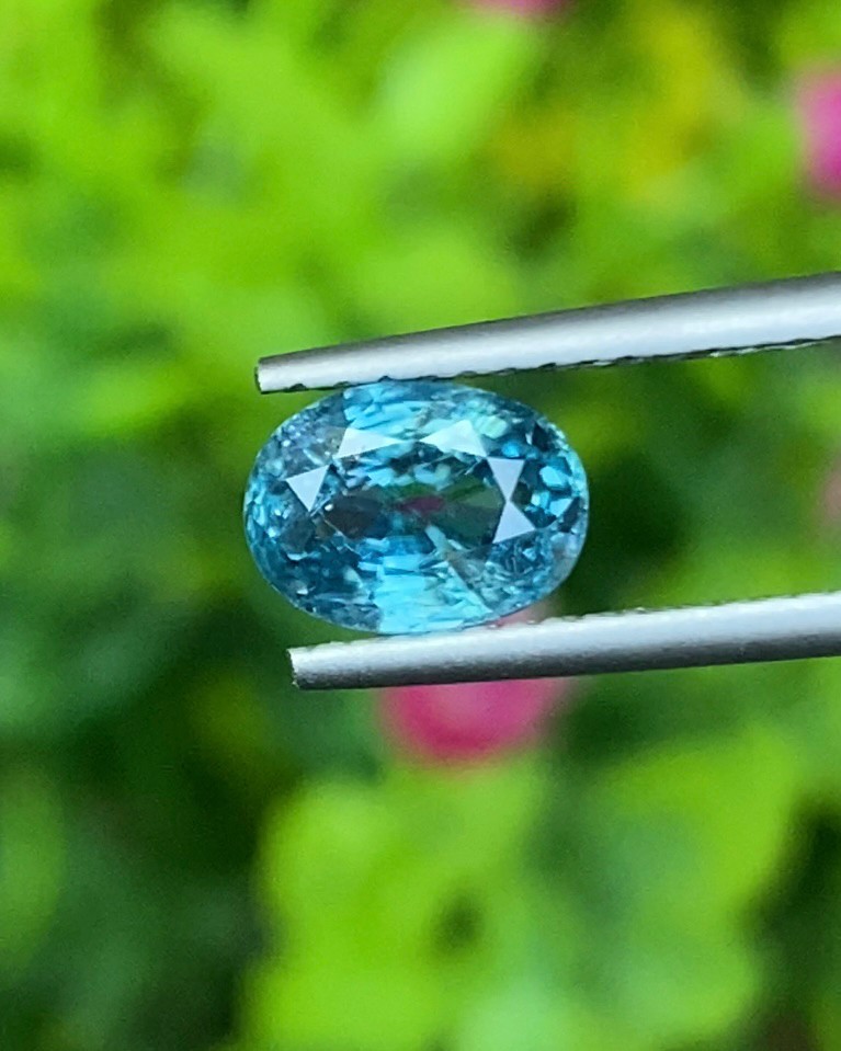 พลอย เพทาย Natural Zircon 1.81 กะรัต (Cts.) พลอยแท้อัญมณีมงคล ประจําวันเกิด เครื่องประดับพลอย